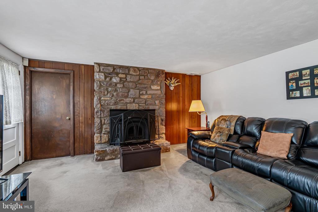 33 Squirrel Rd