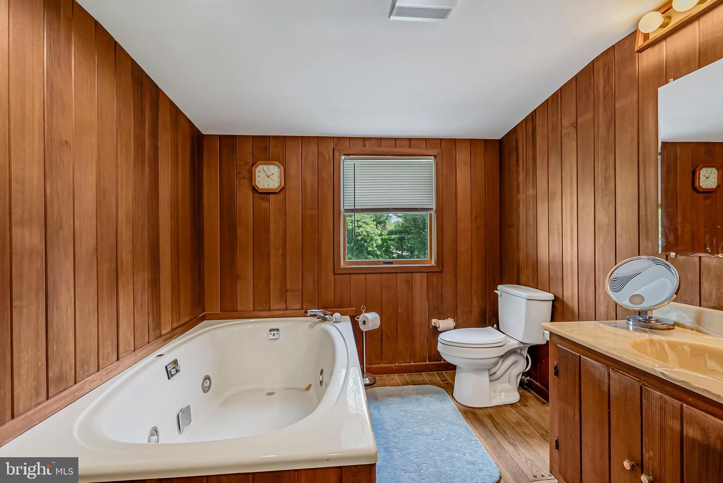 33 Squirrel Rd