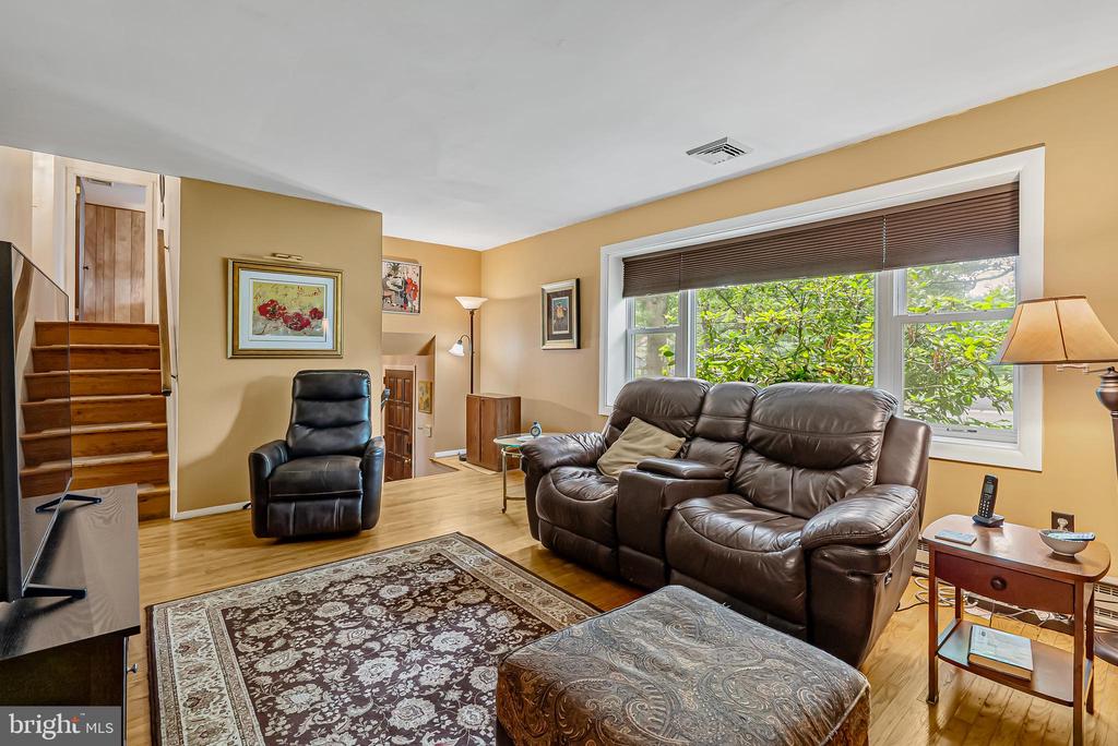 33 Squirrel Rd
