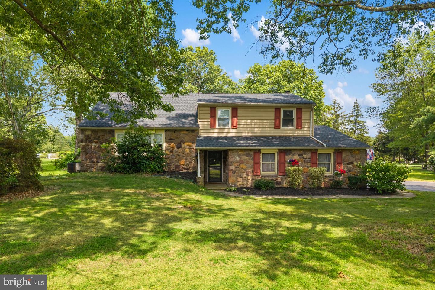 33 Squirrel Rd