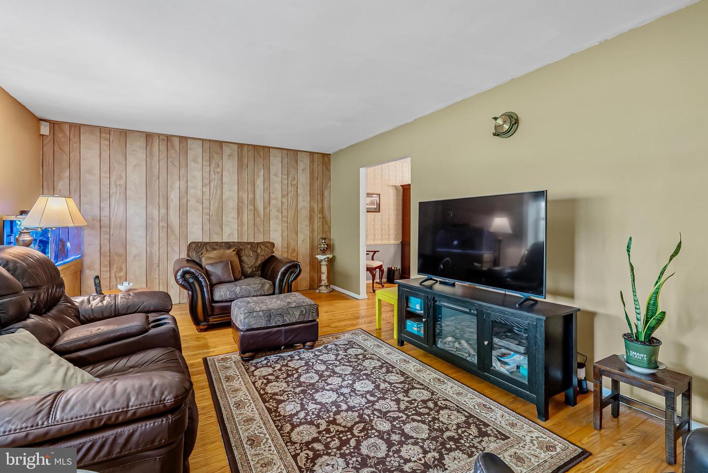 33 Squirrel Rd