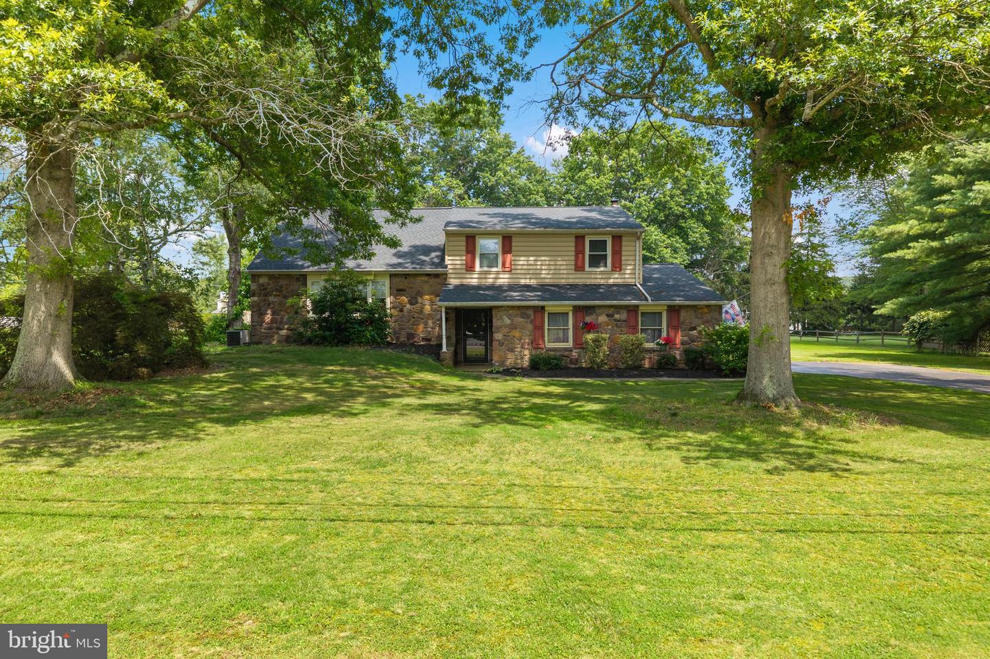 33 Squirrel Rd