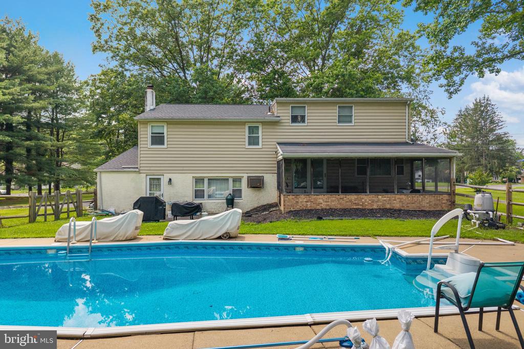33 Squirrel Rd