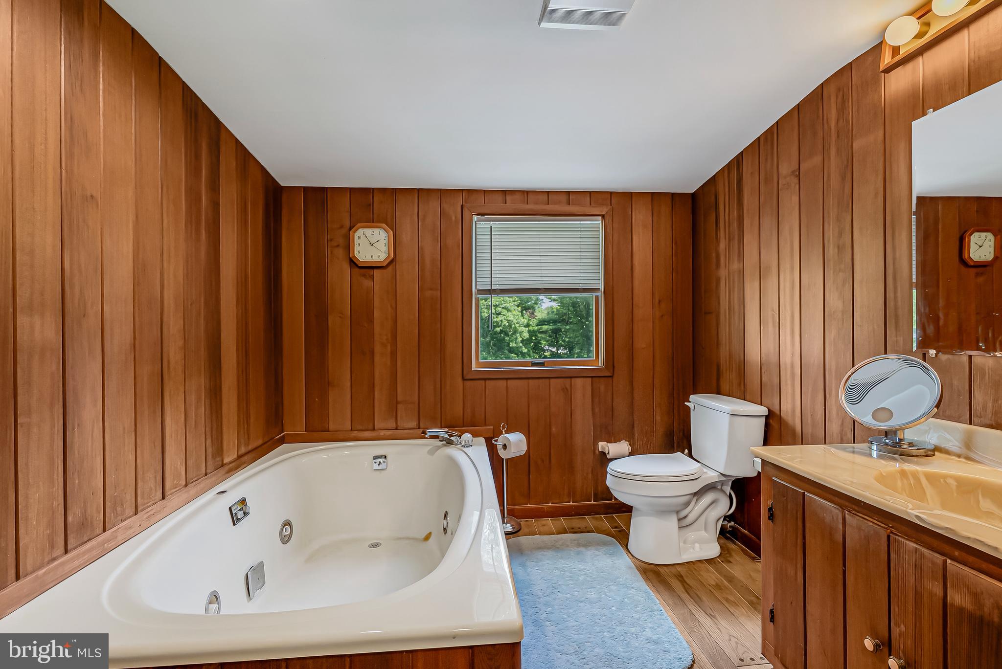 33 Squirrel Rd