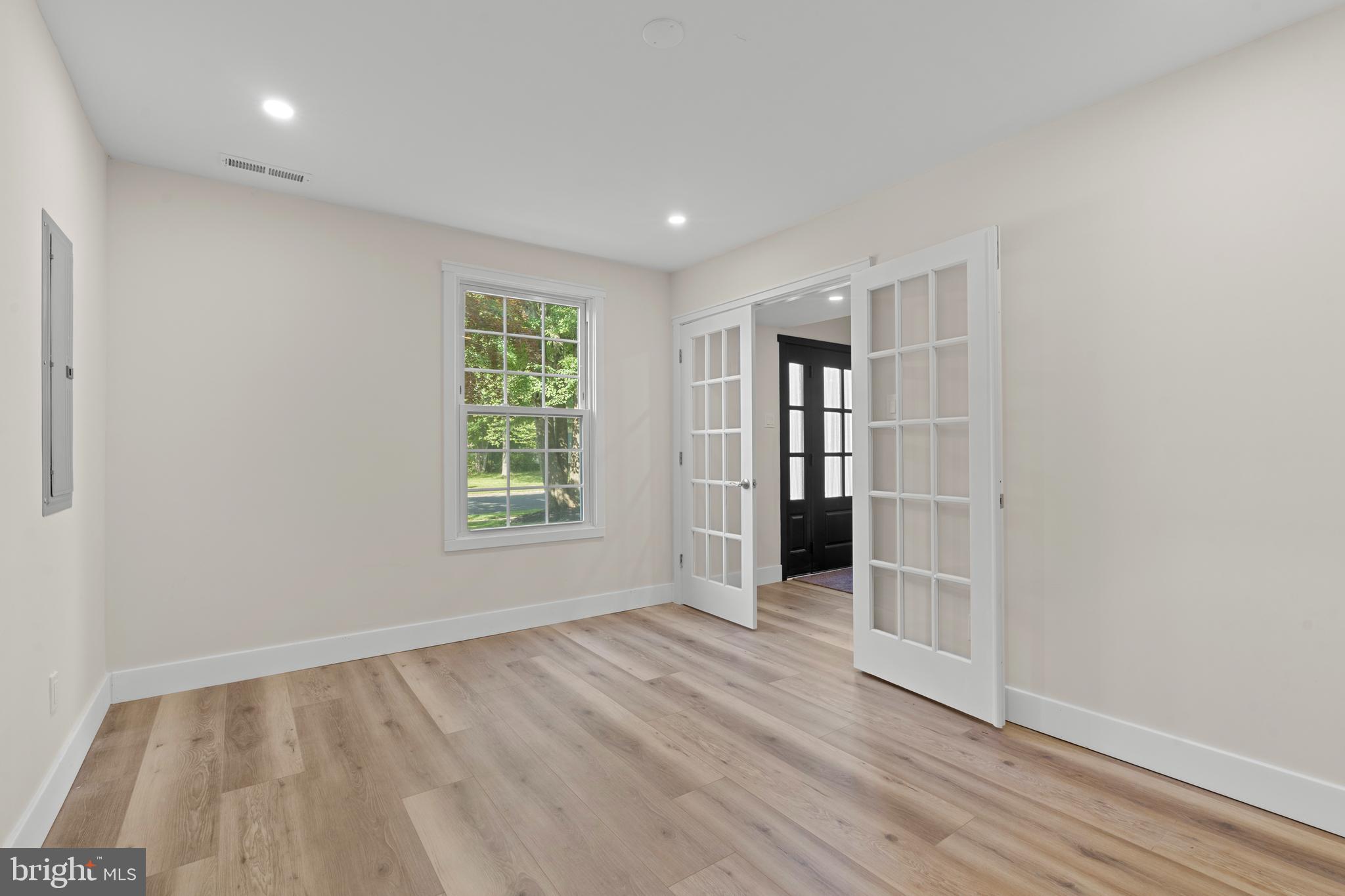 480 YALE DR