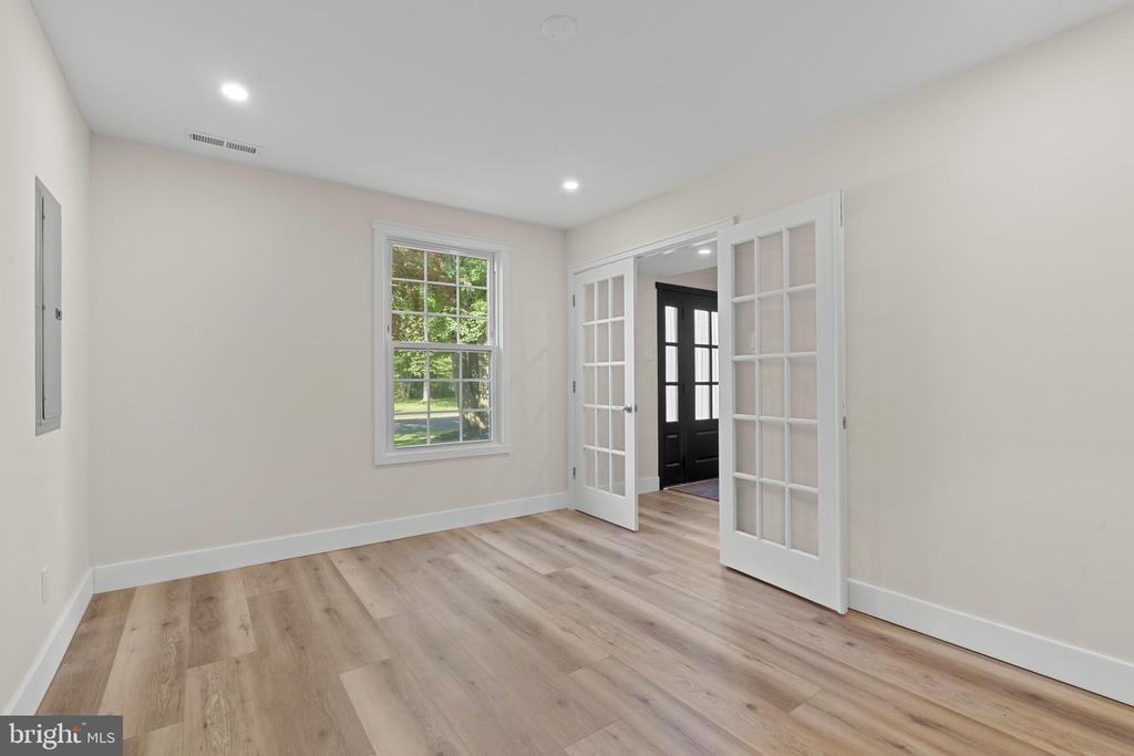 480 YALE DR