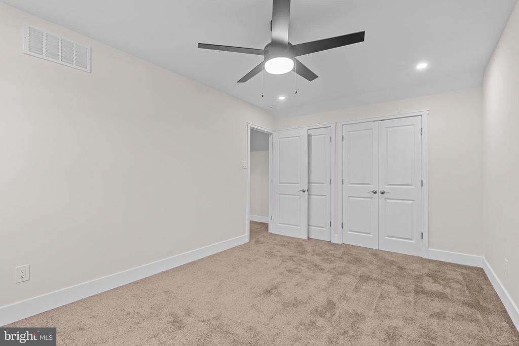 480 YALE DR