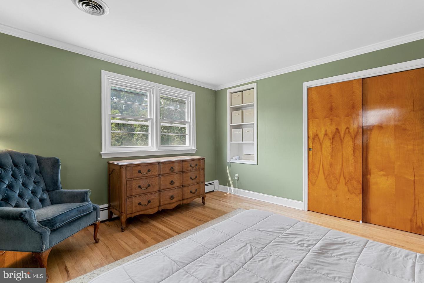 466 Linden Ave