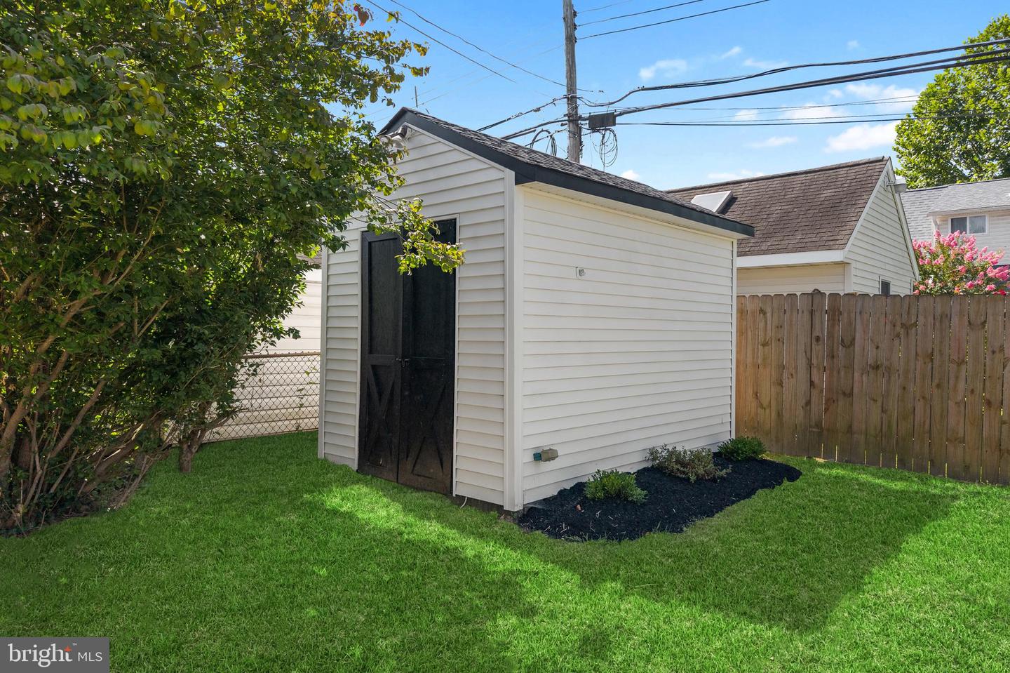 57 Middle Rd