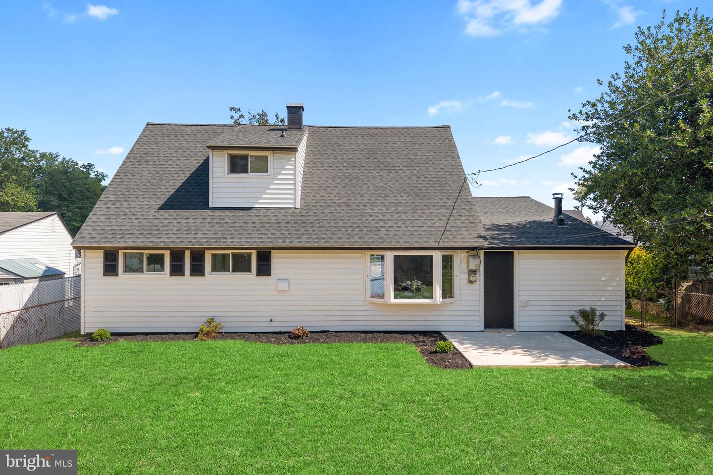 57 Middle Rd