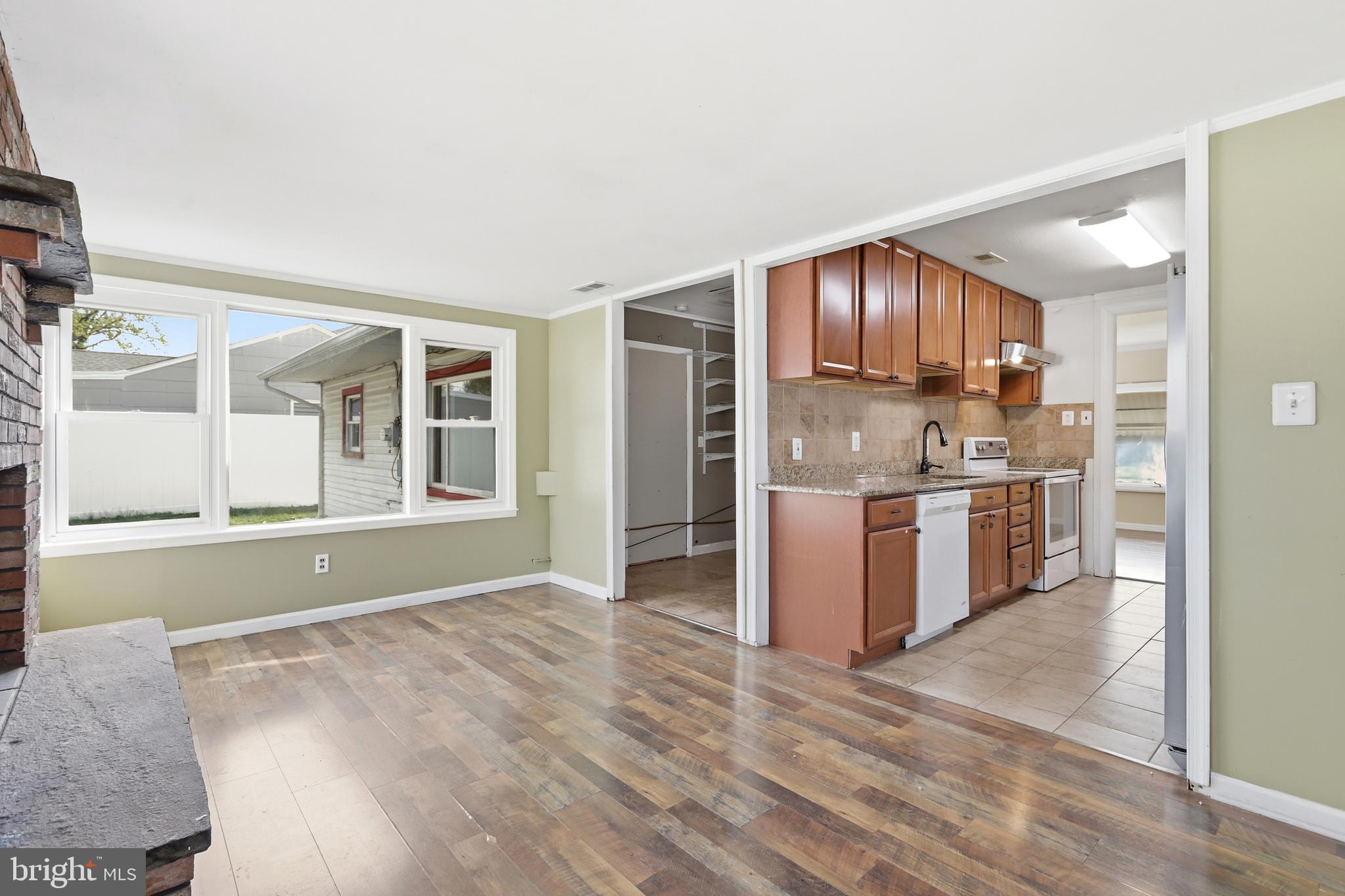 284 N OLDS BOULEVARD