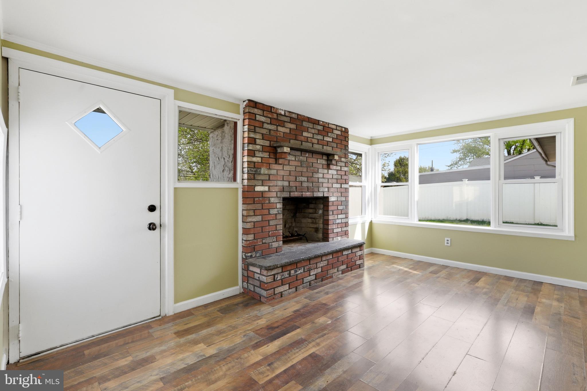 284 N OLDS BOULEVARD