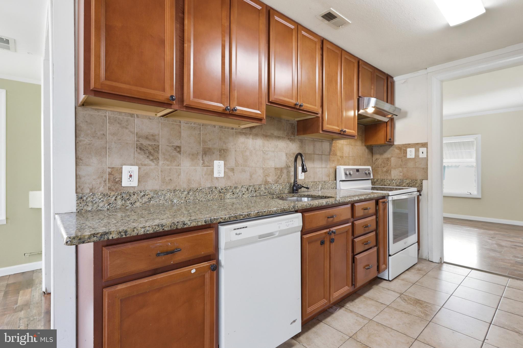 284 N OLDS BOULEVARD