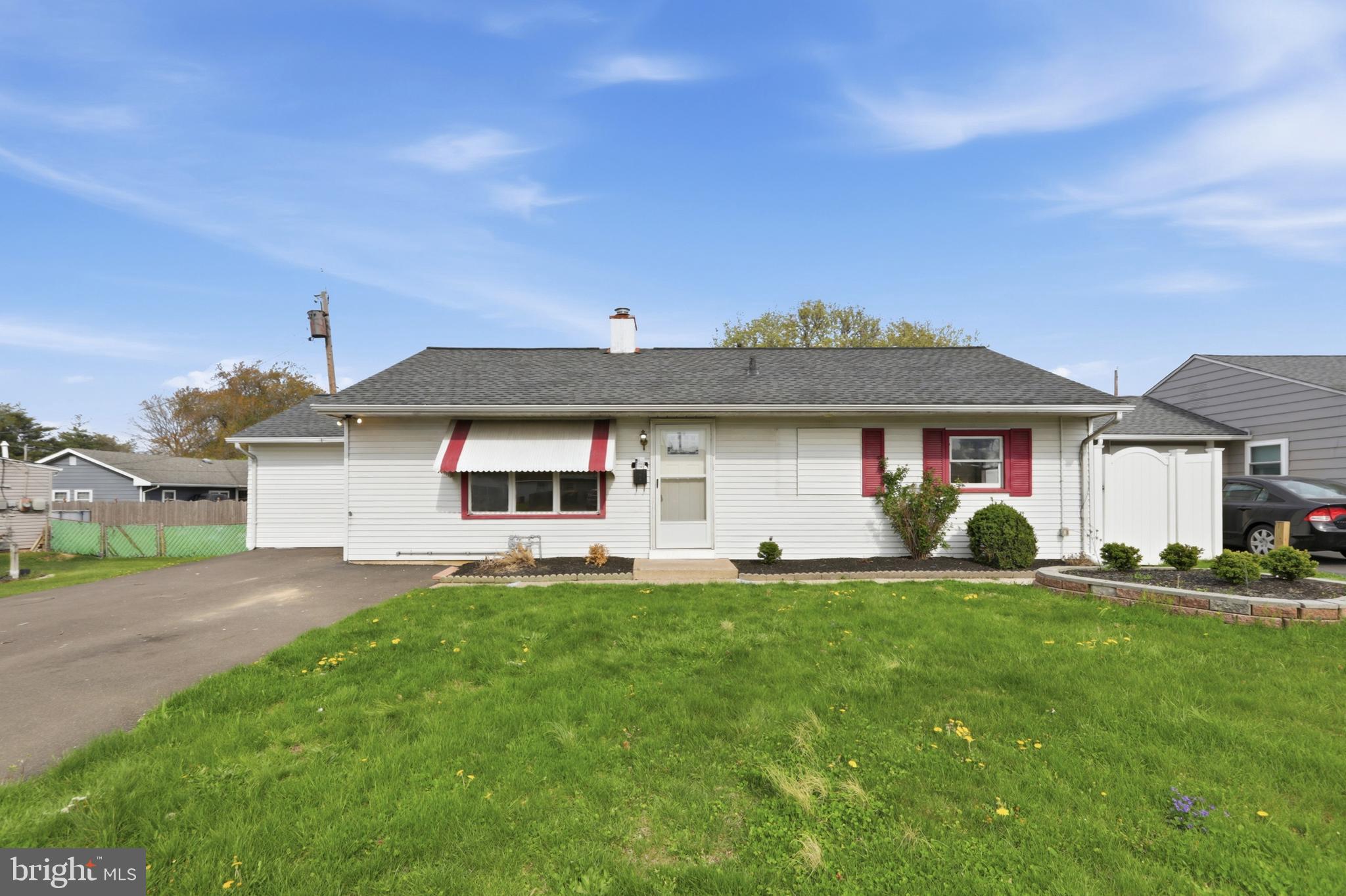 284 N OLDS BOULEVARD