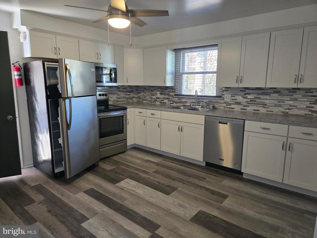 311 E PARK AVENUE