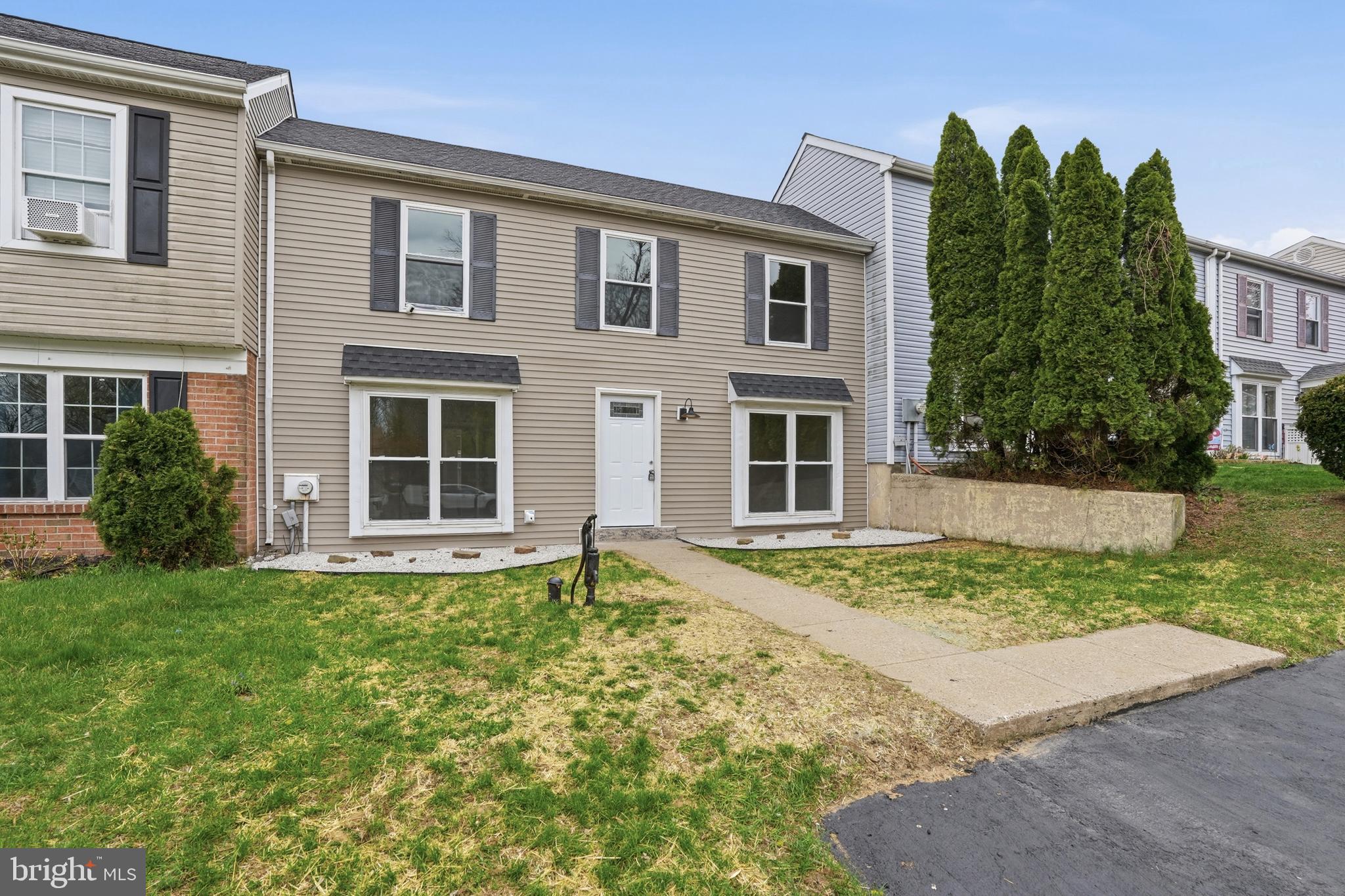 6687 PICKWICK COURT