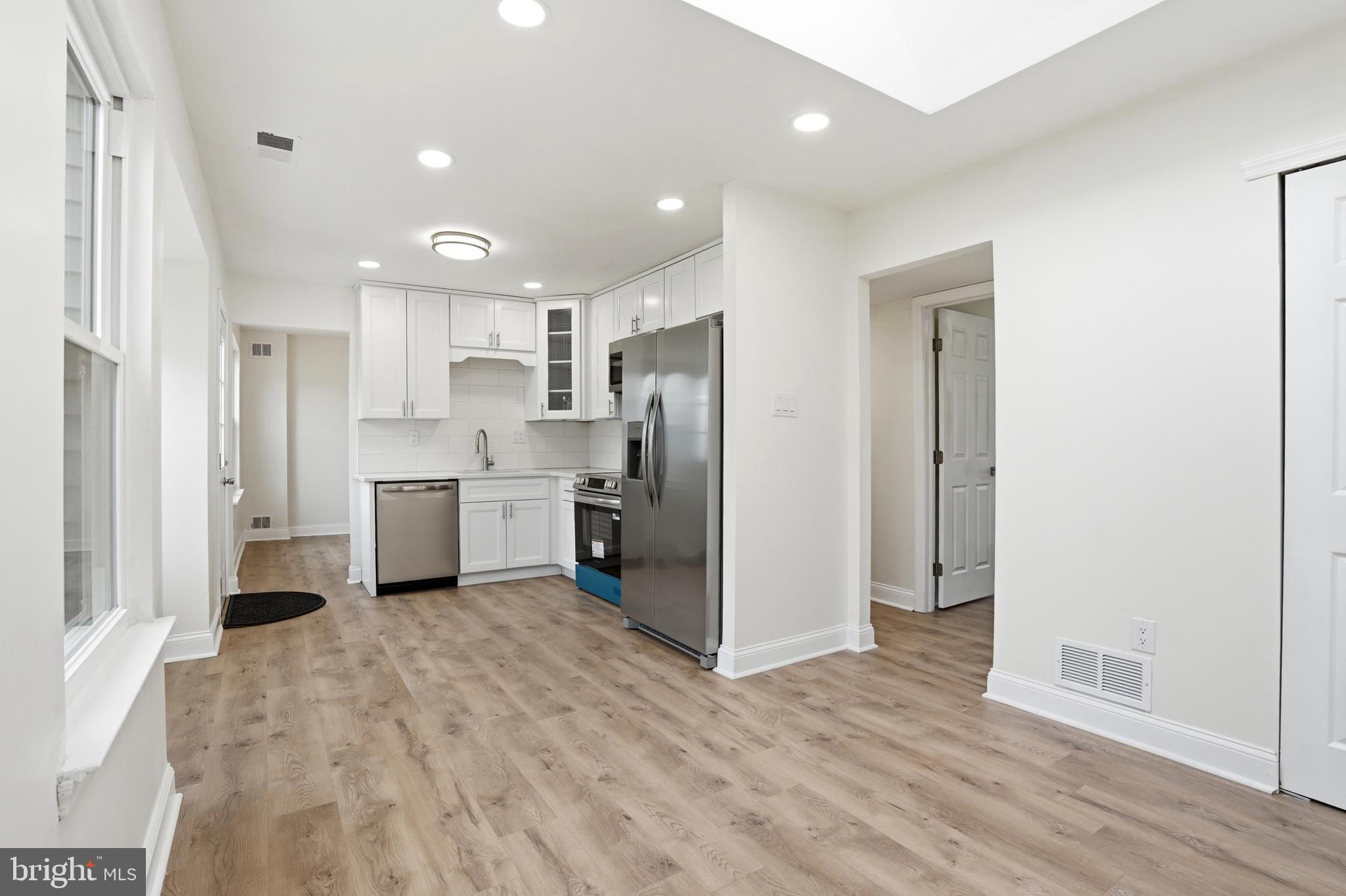 6687 PICKWICK COURT
