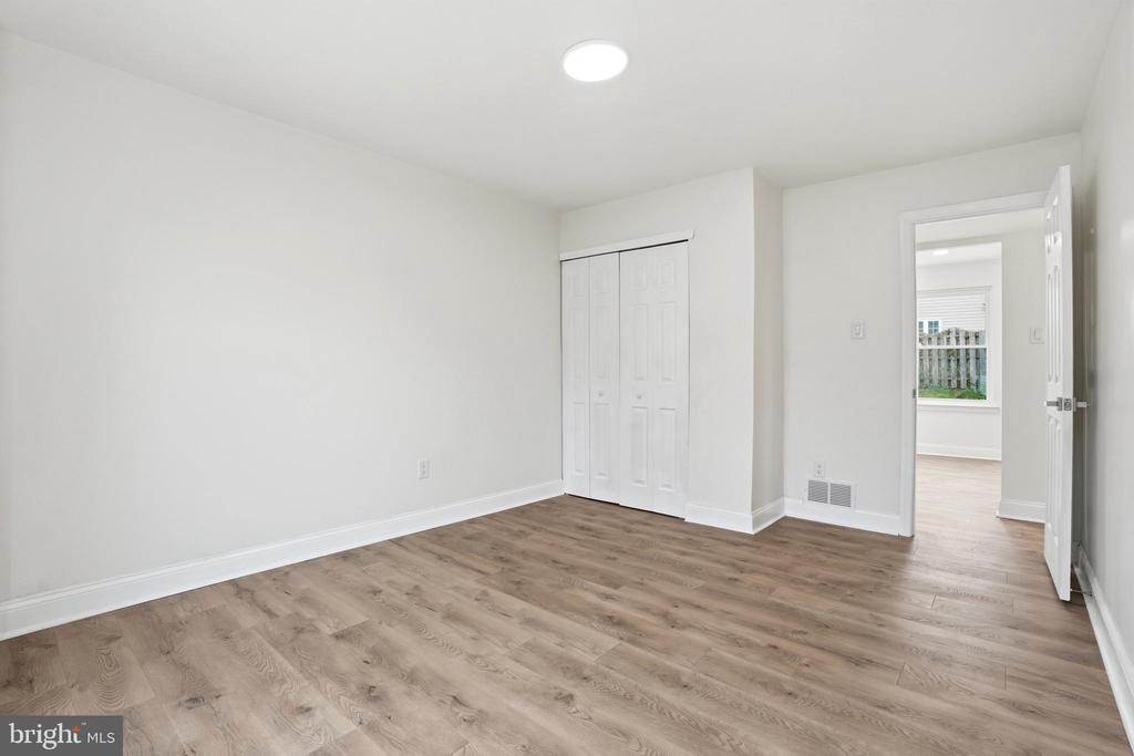6687 PICKWICK COURT