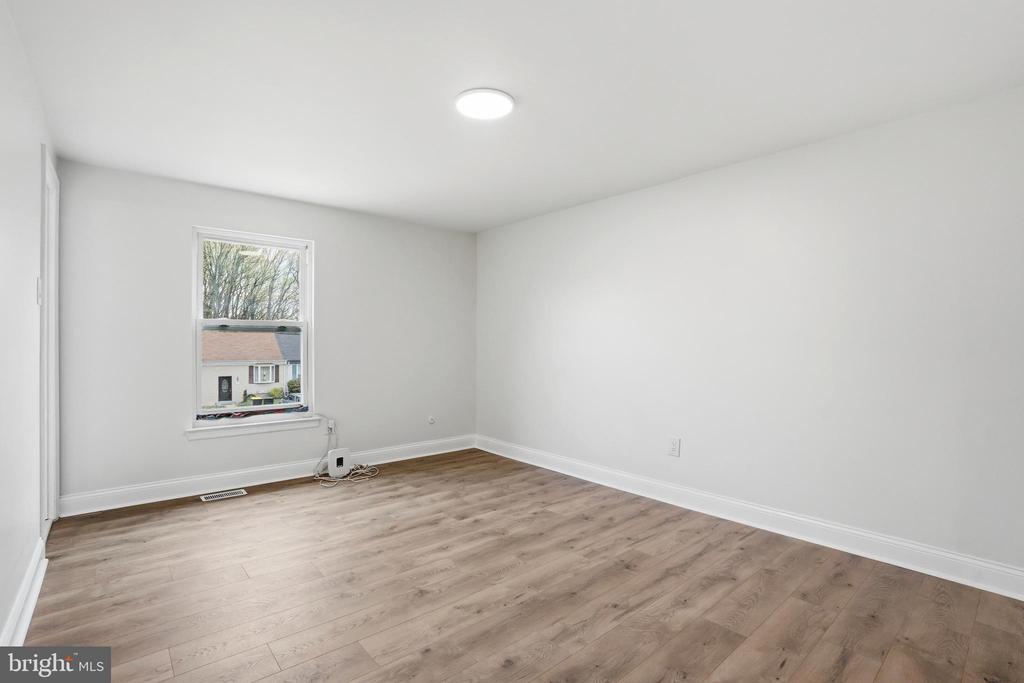 6687 PICKWICK COURT