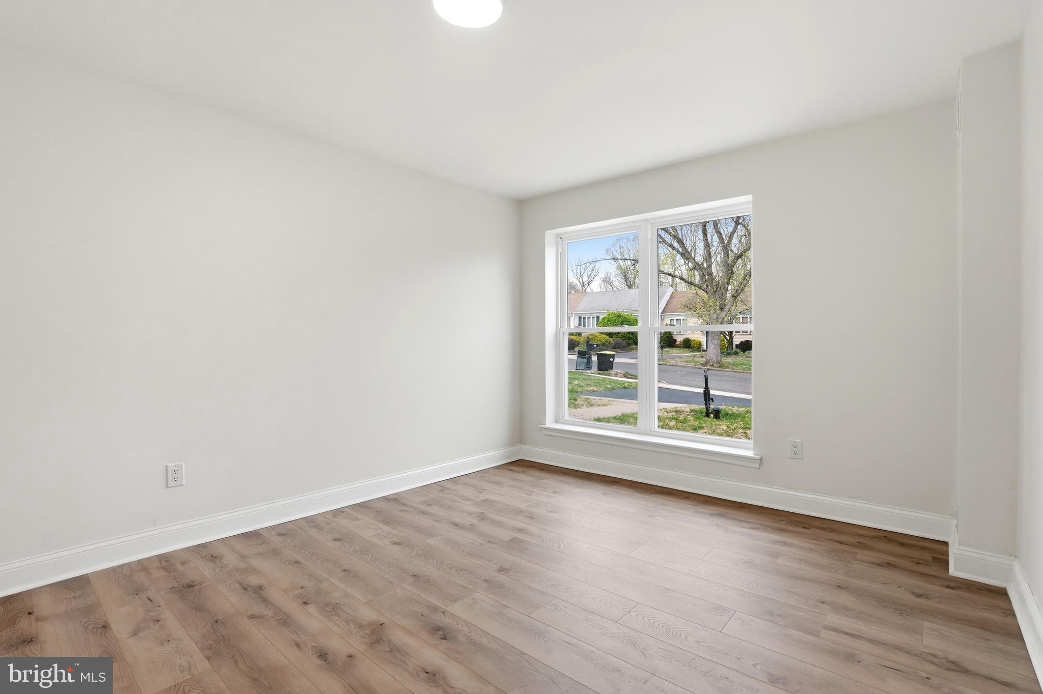 6687 PICKWICK COURT