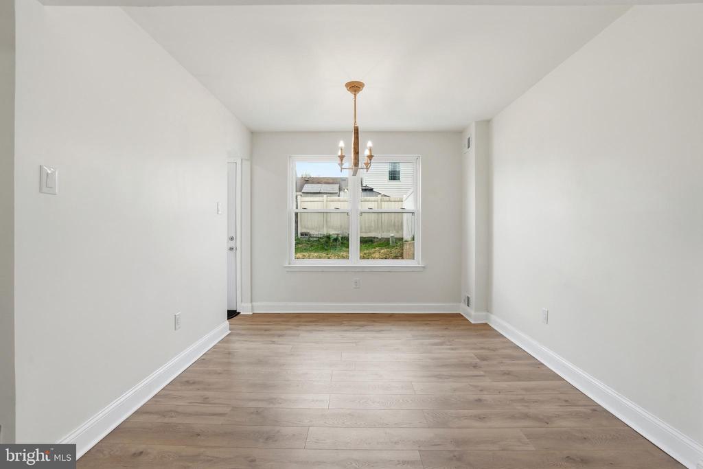 6687 PICKWICK COURT