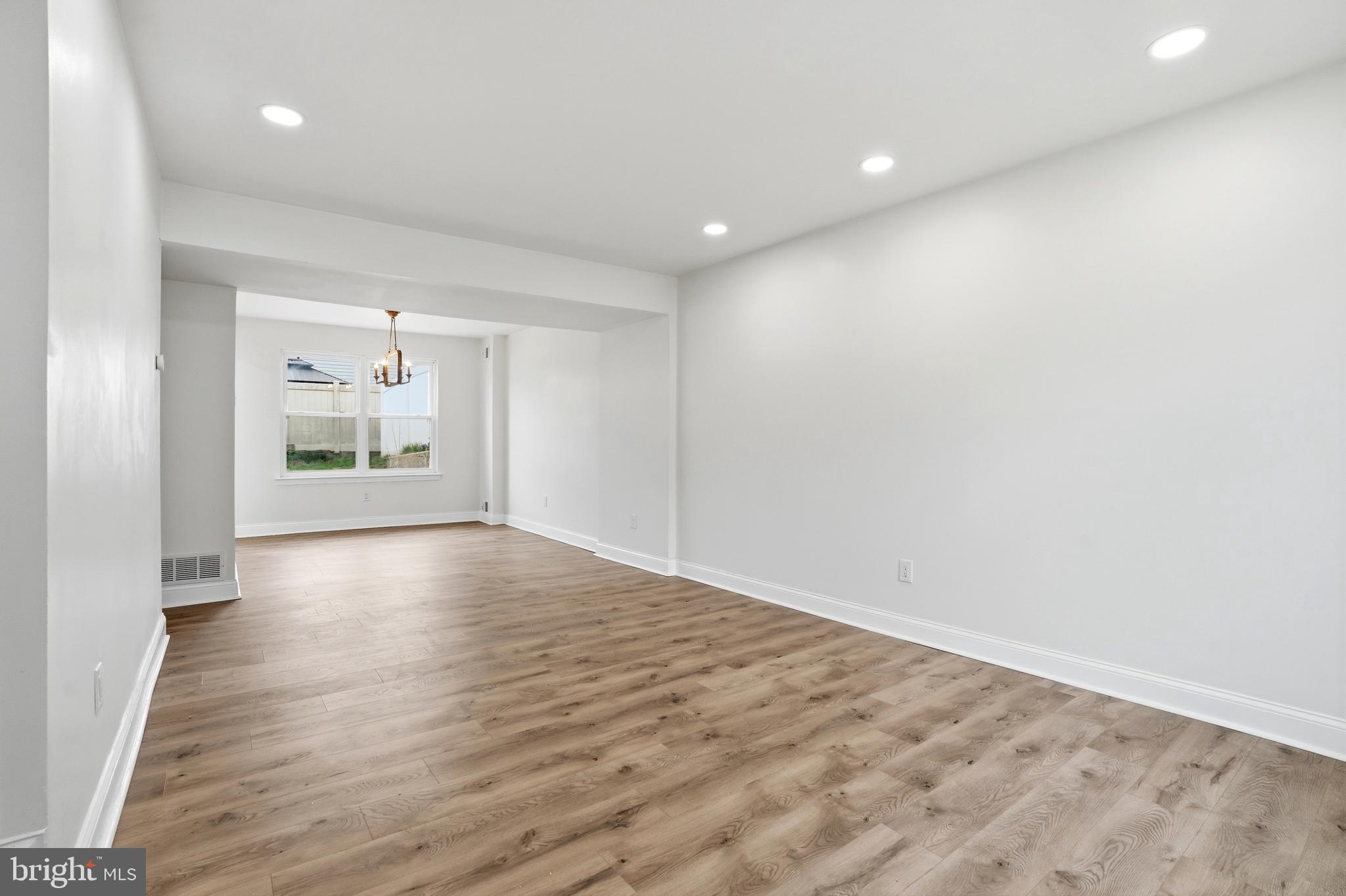 6687 PICKWICK COURT