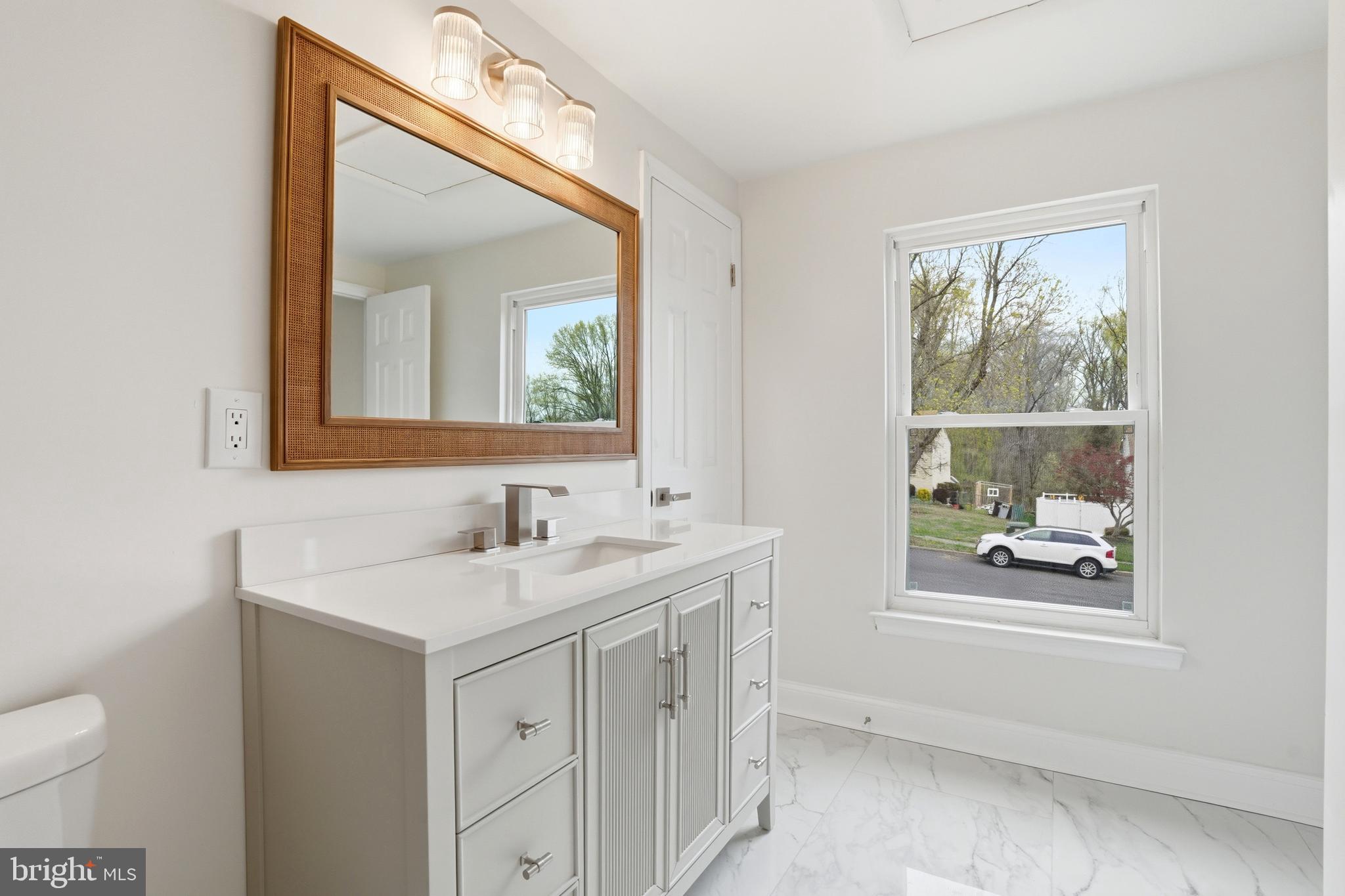 6687 PICKWICK COURT