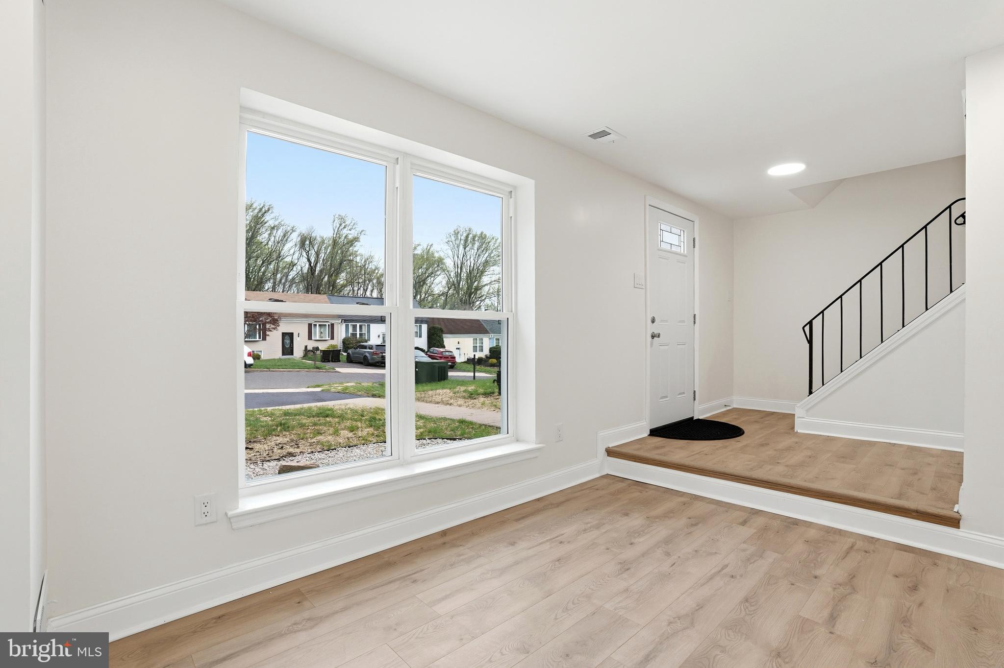 6687 PICKWICK COURT