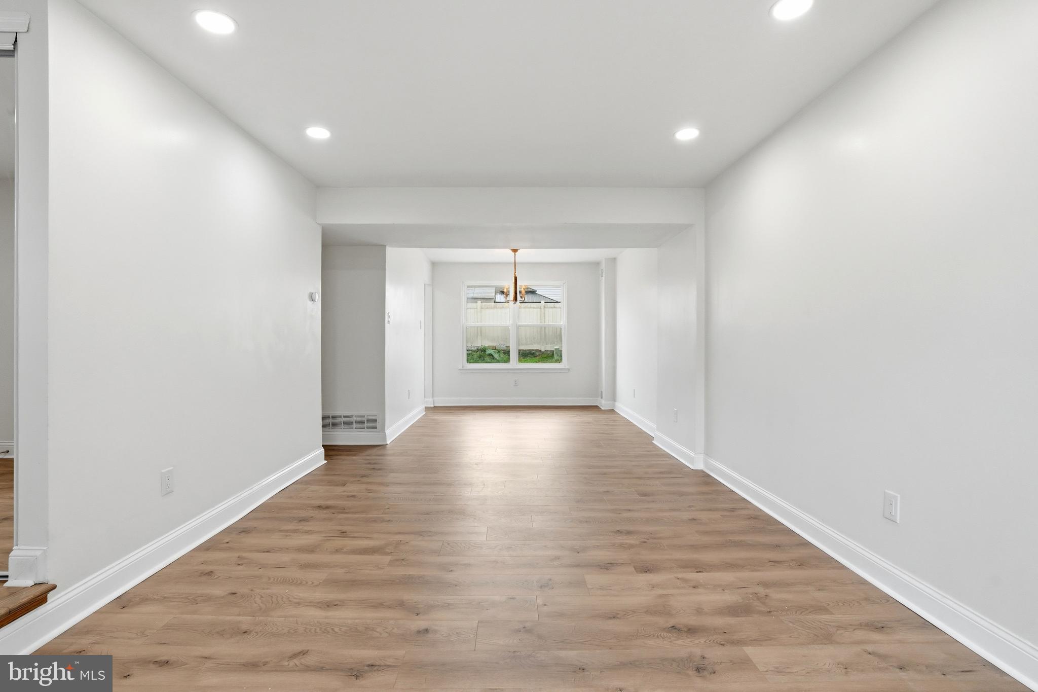 6687 PICKWICK COURT