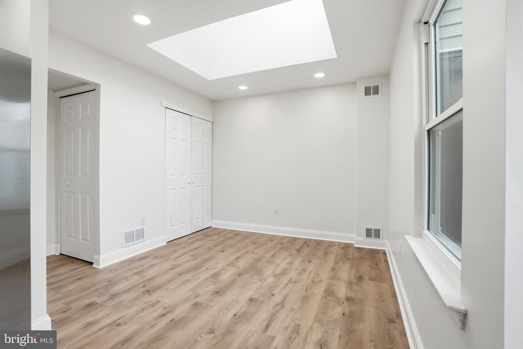 6687 PICKWICK COURT