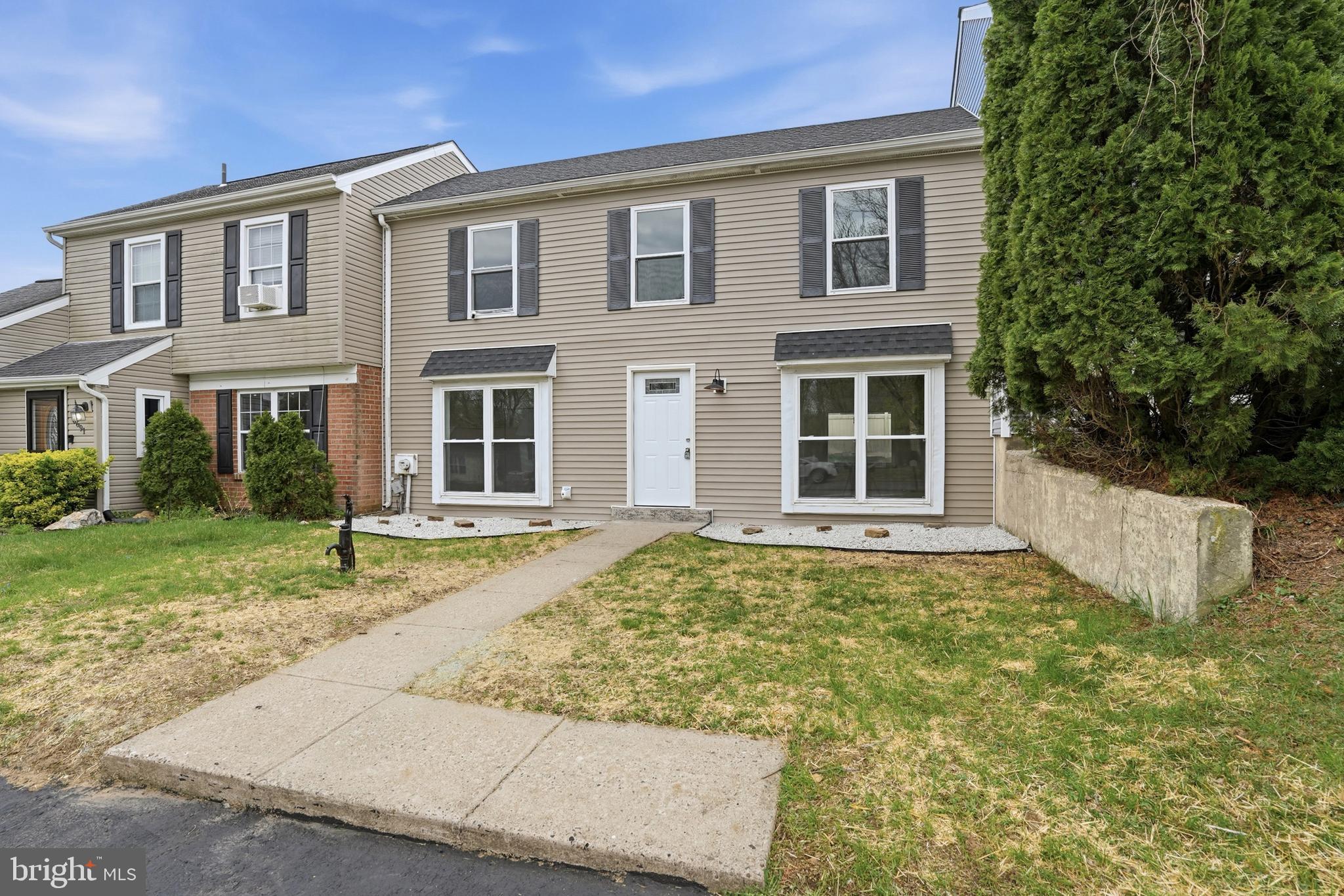 6687 PICKWICK COURT