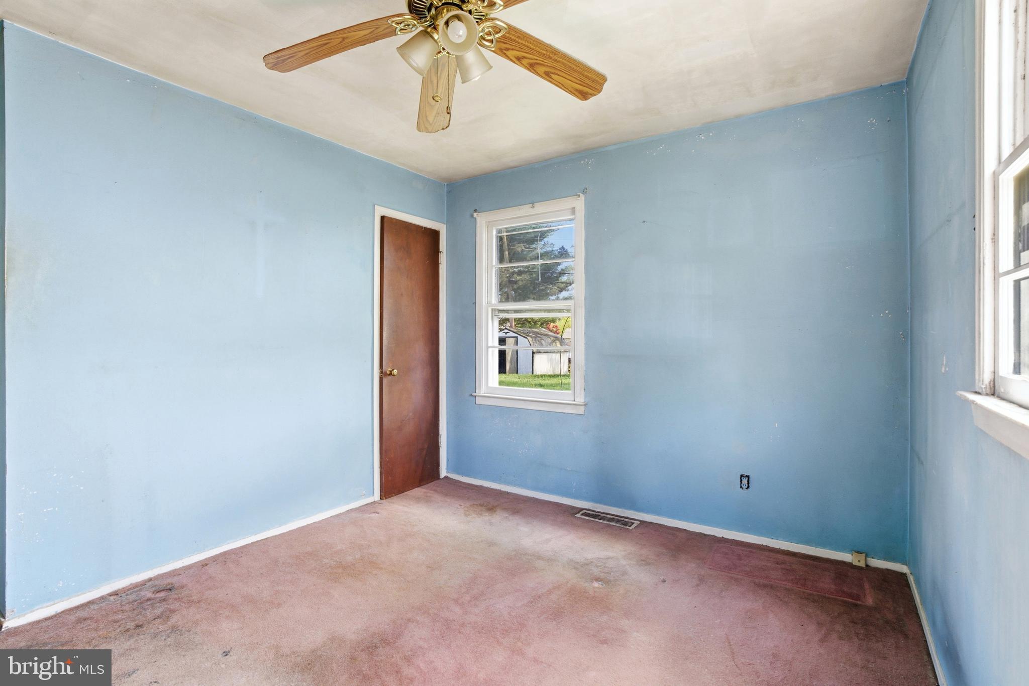 1402 SUSAN AVENUE