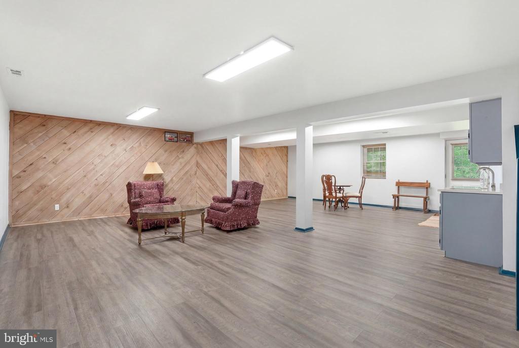 1316 HELLER DRIVE