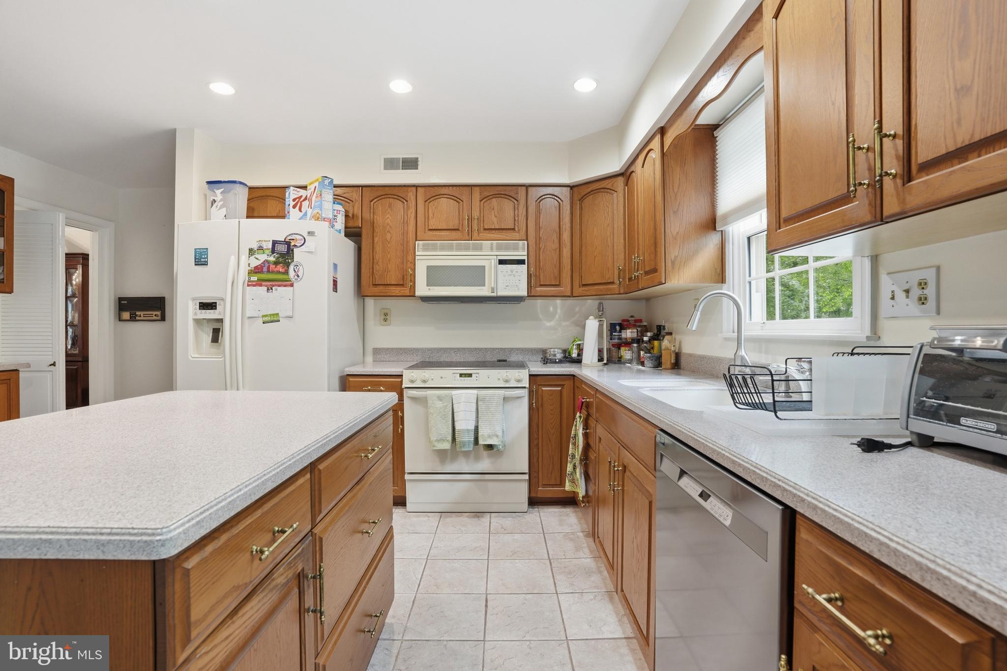 1316 HELLER DRIVE