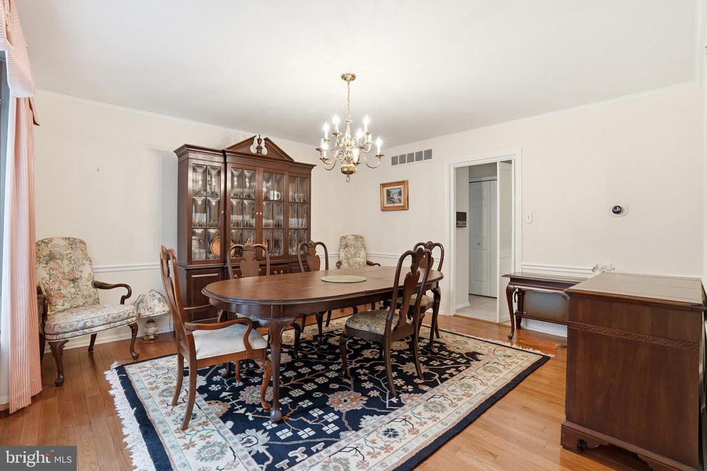 1316 HELLER DRIVE