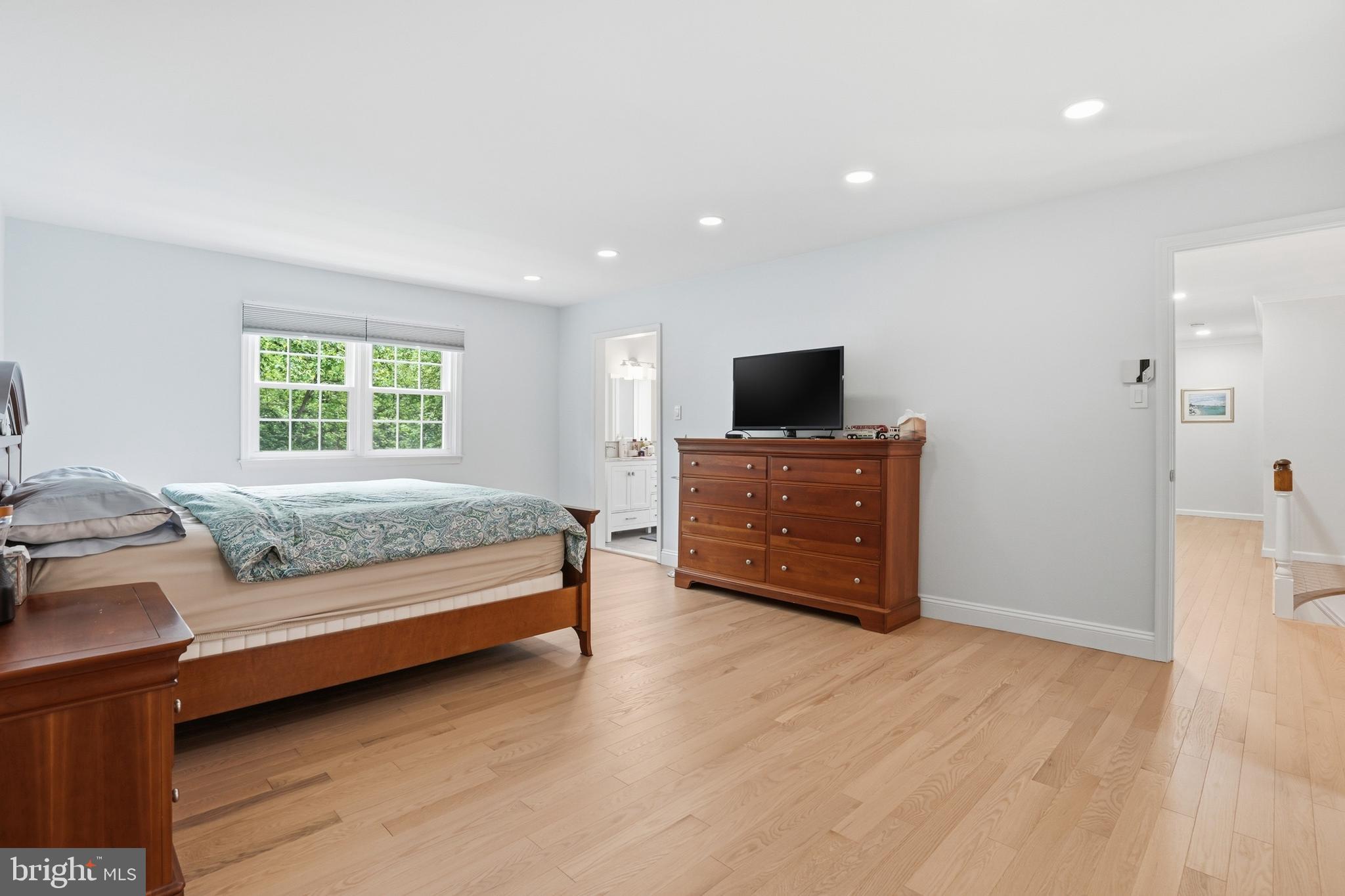 1316 HELLER DRIVE