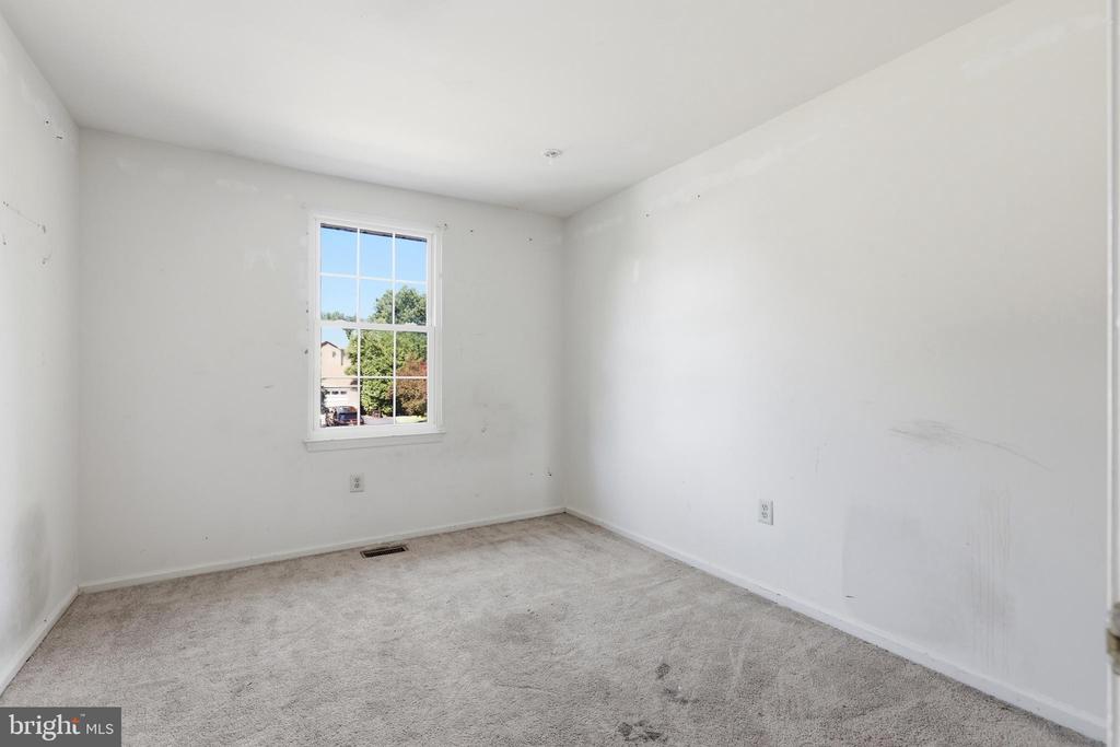 136 N TIMBER ROAD