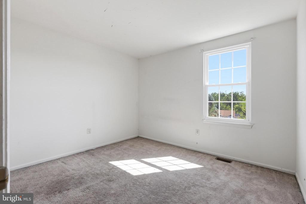 136 N TIMBER ROAD