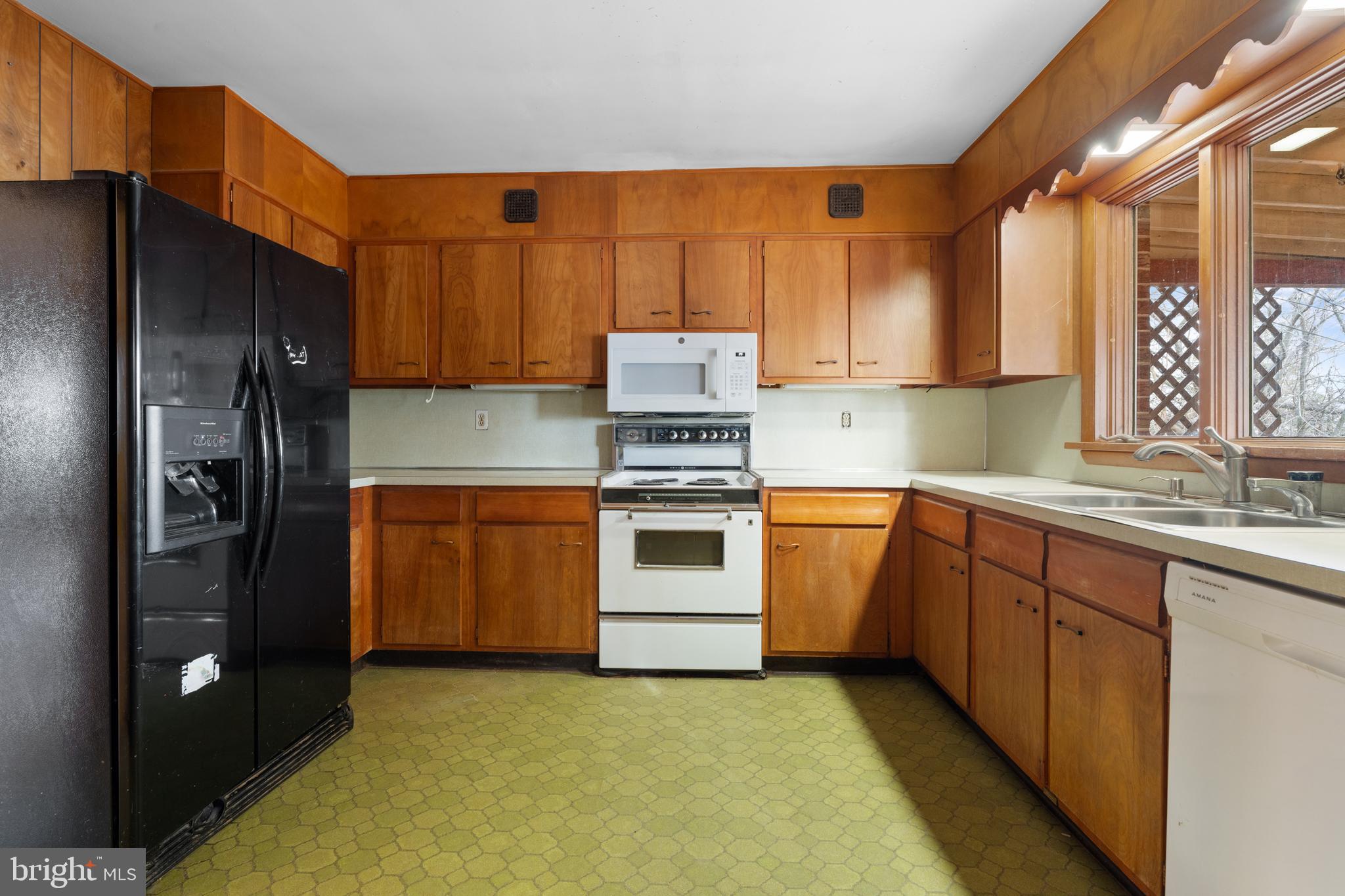 1508 Robin Rd