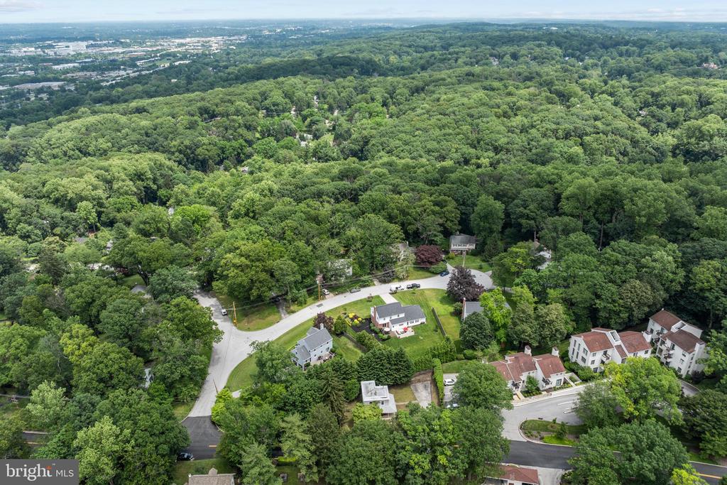527 Berwyn Baptist Rd