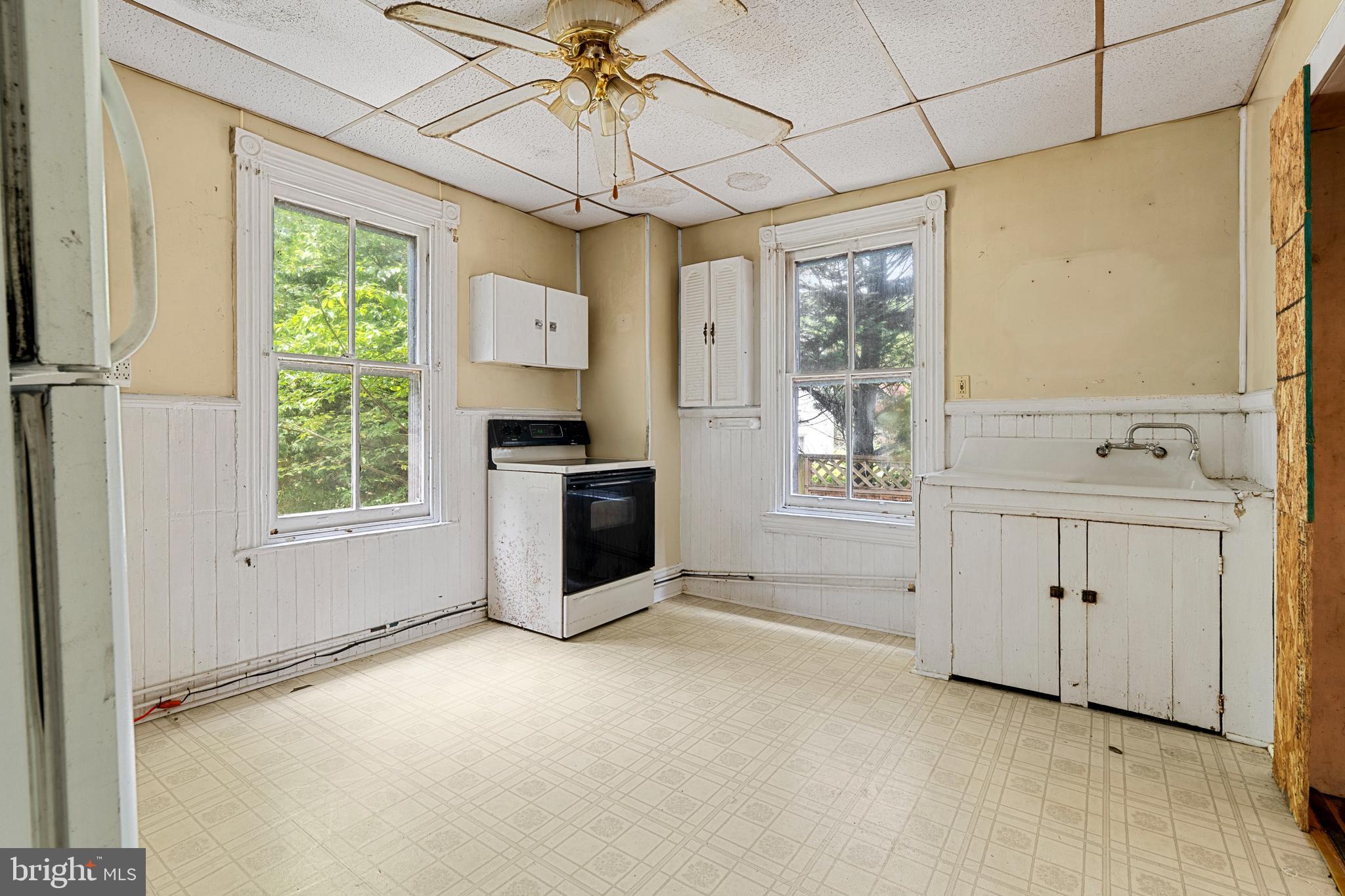527 Berwyn Baptist Rd