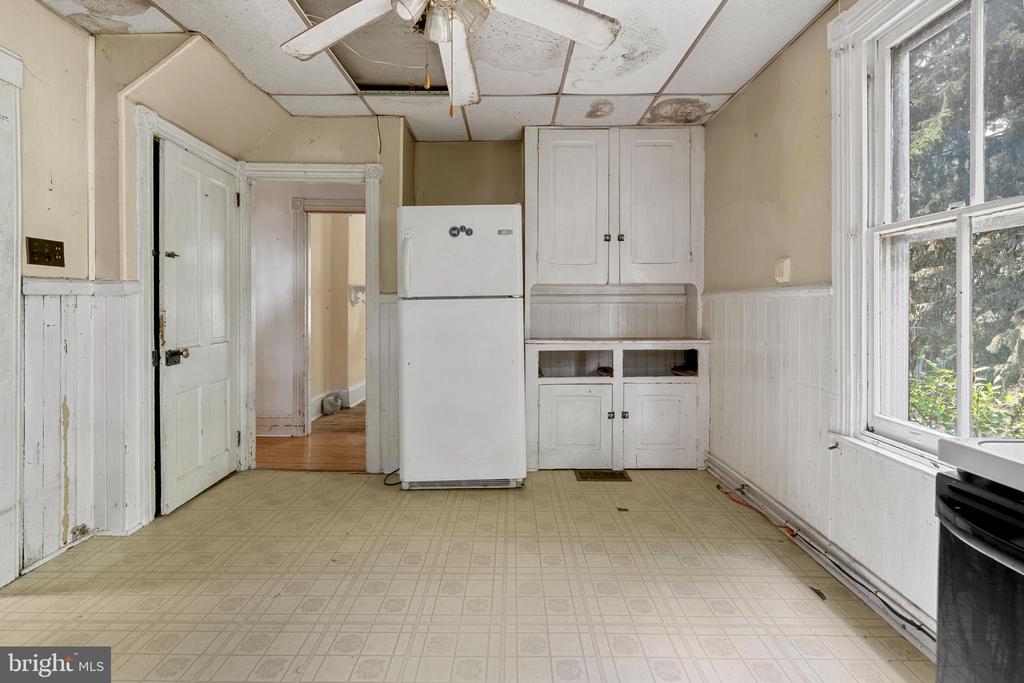 527 Berwyn Baptist Rd