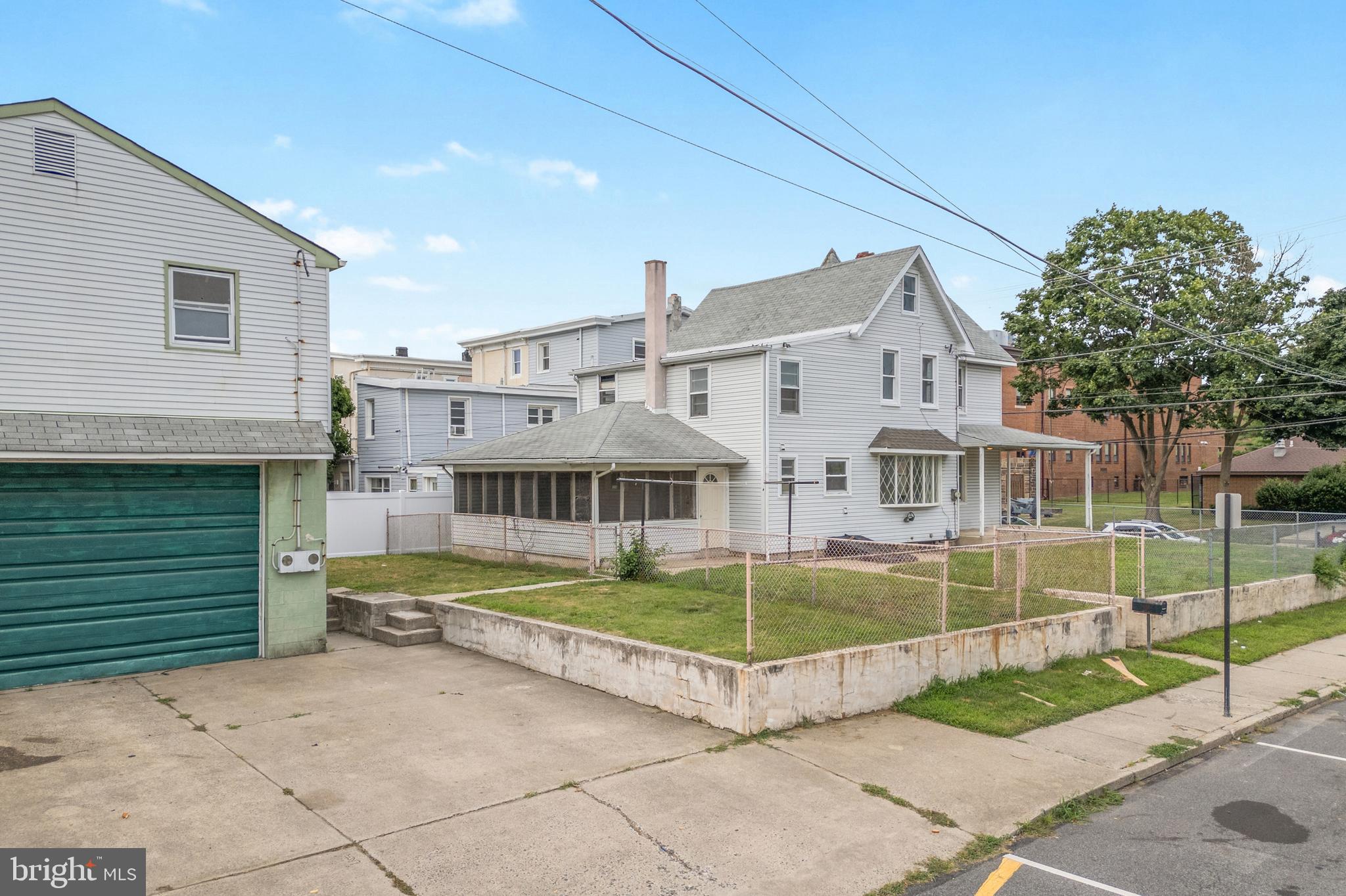 702 Market St