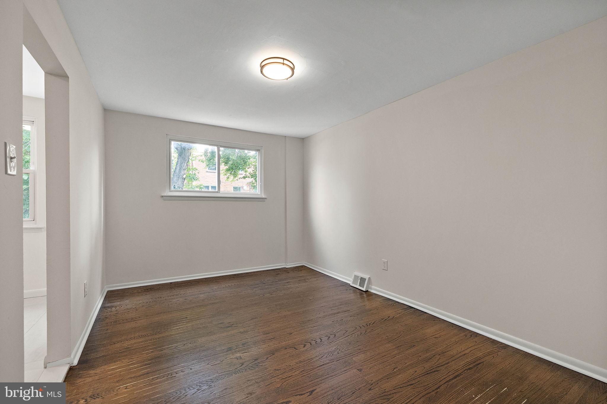 1545 Rainer Rd