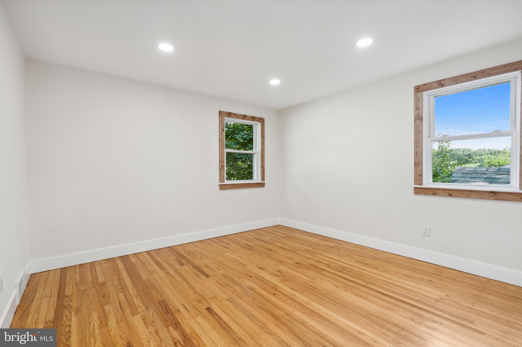 825 Adams Dr