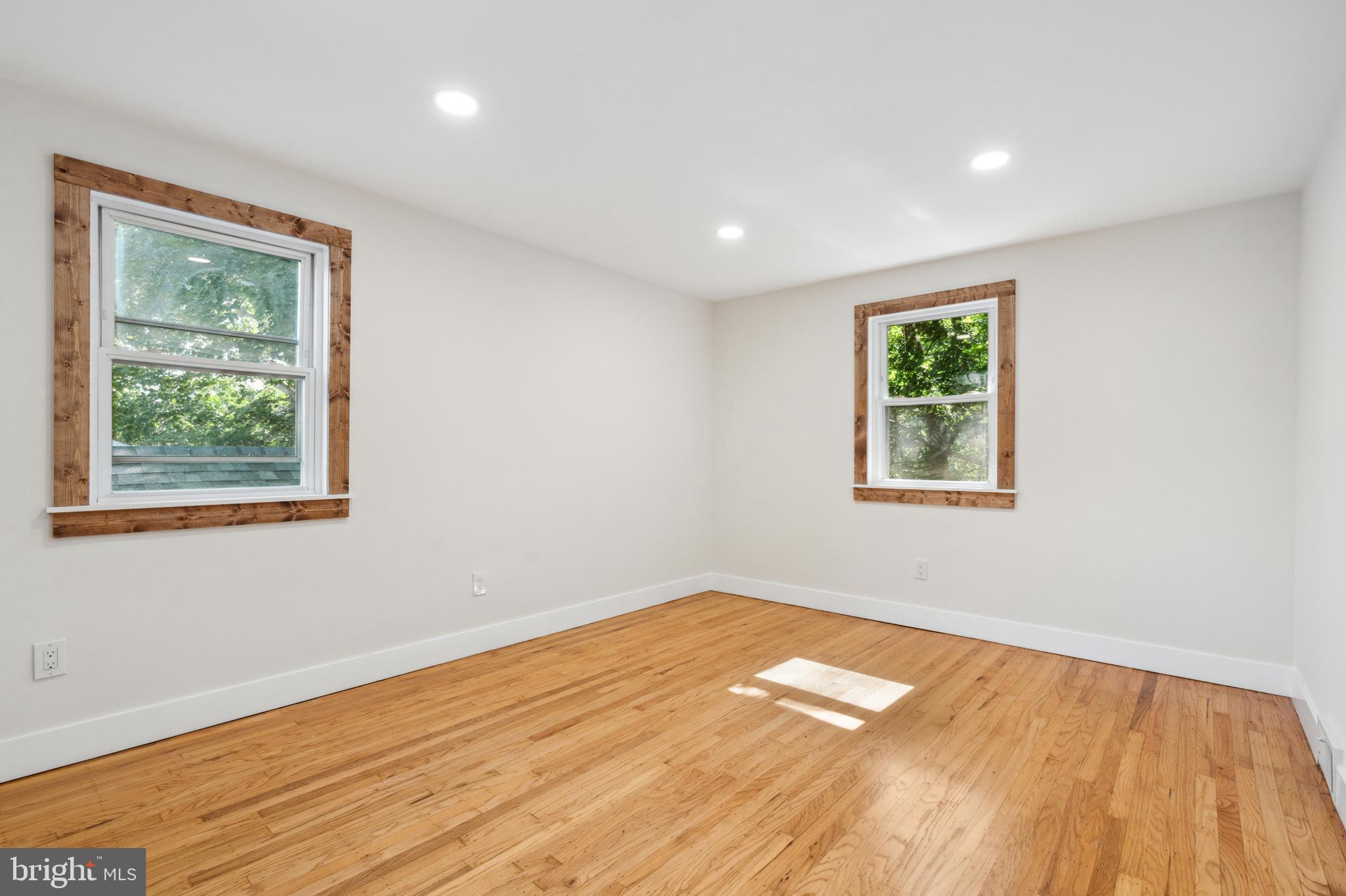 825 Adams Dr