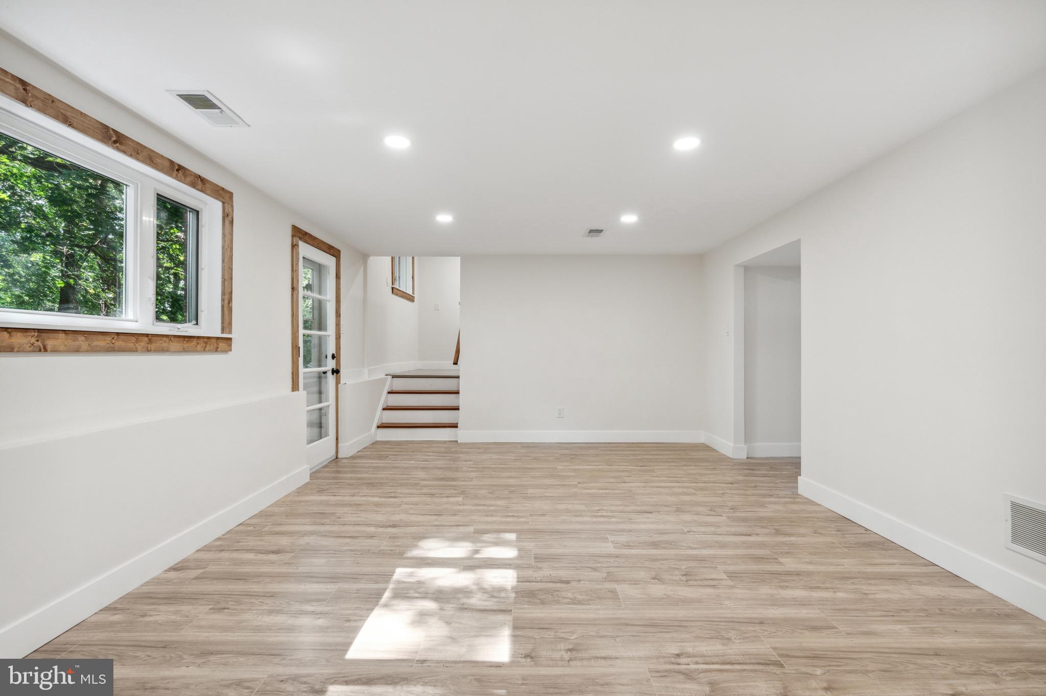 825 Adams Dr