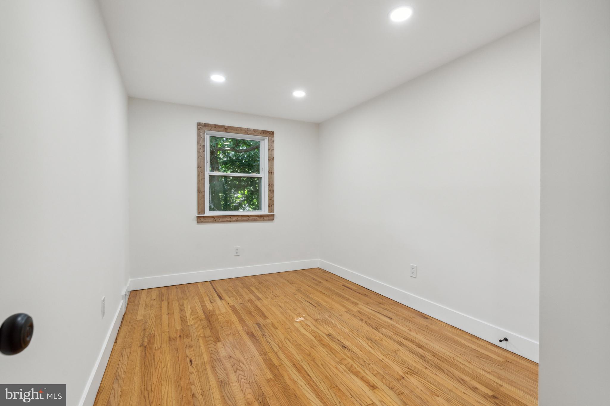 825 Adams Dr