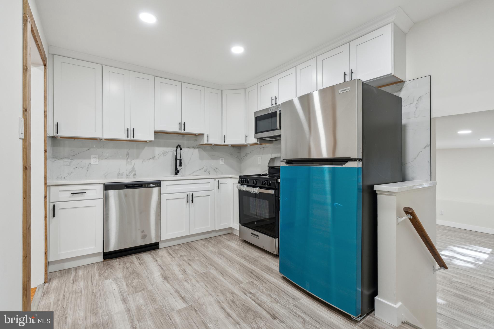 825 Adams Dr