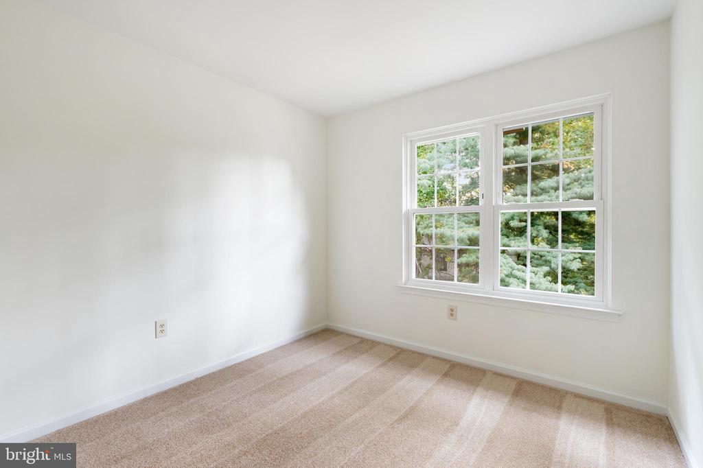 161 Nottingham Ct